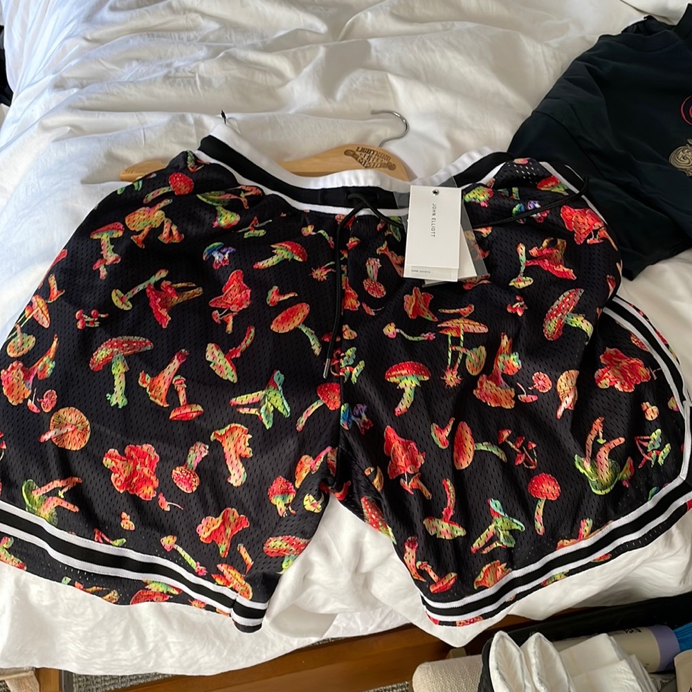John Elliot mushroom print “game shorts” size M. Perfect condition with tags.